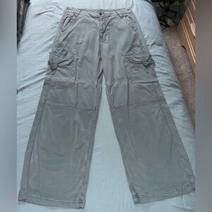 American Eagle Outfitters Women's Gray Cargo Pants